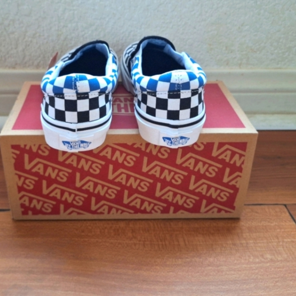 Vans - Picture 4 of 8